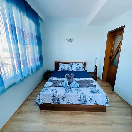 Casa de hóspedes Kastela 3*