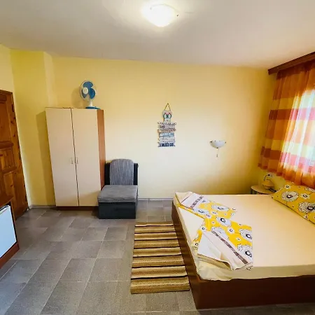 Kastela Guest house *