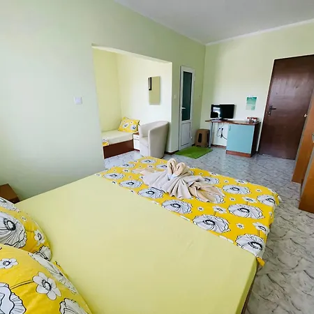 Kastela Guest house *