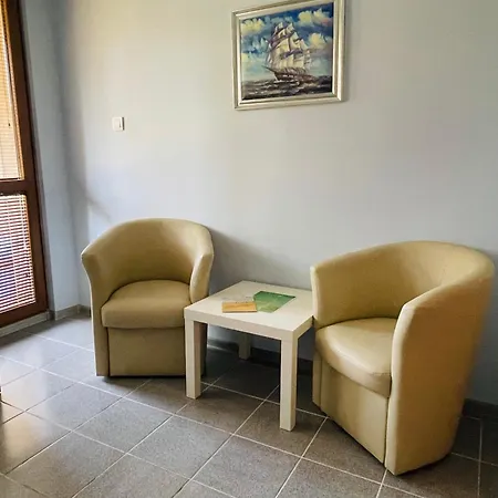 Kastela Guest house *